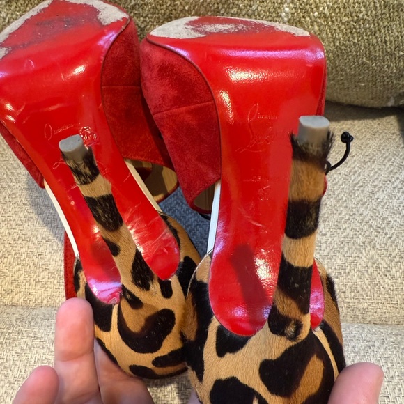 Christian Louboutin Chic Red Suede Heels with Bow Detail - Picture 6 of 6